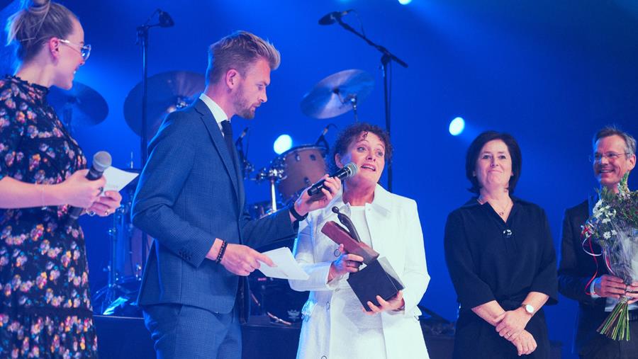La ministre Lydia Peeters remporte la 'Brique d'Or 2022'