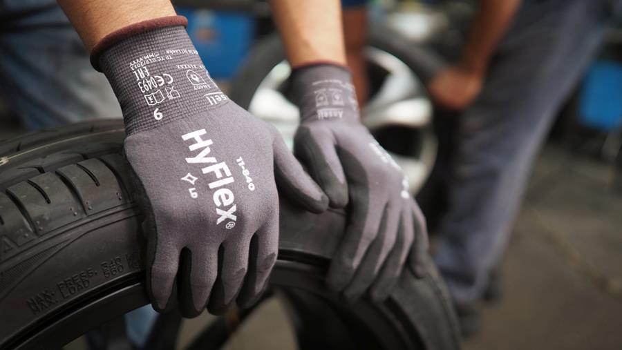 Veilig werken met mechanische handschoenen