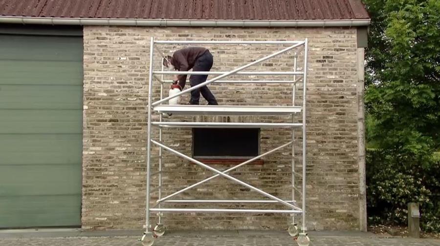 Hoe veilig werken met een ladder of steiger