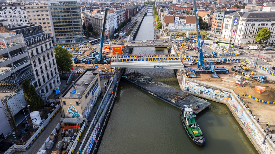 Sarens travaille à la Place Sainctelette à Bruxelles