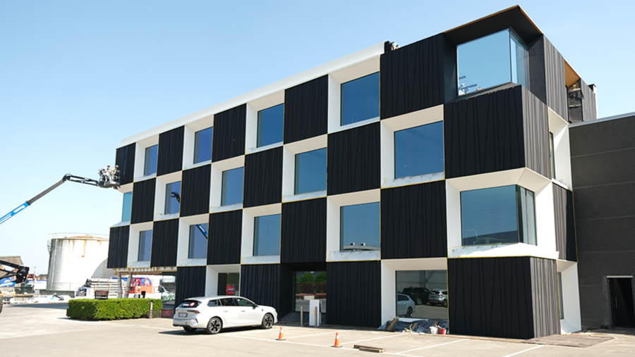 Technisch vakmanschap in aluminium gevelafwerking